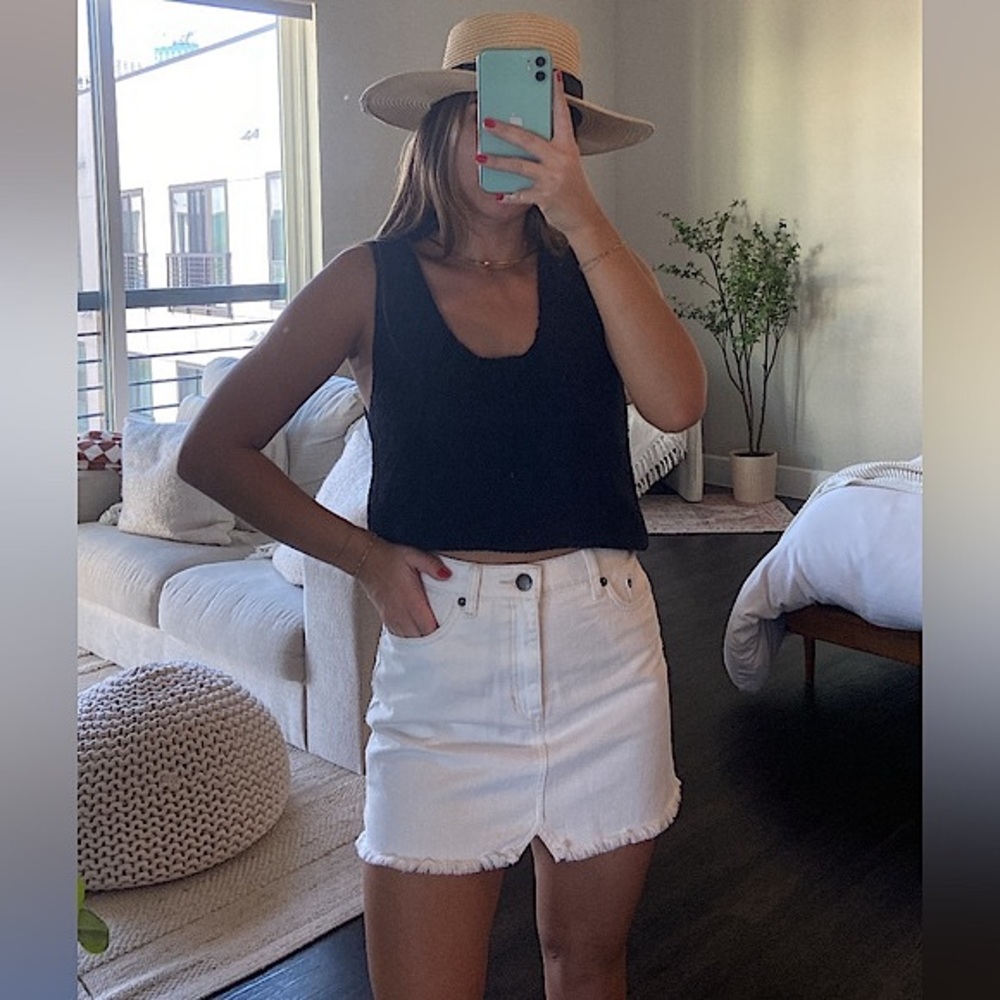 Feee People White Denim Mini Skirt Raw Hem Size 0